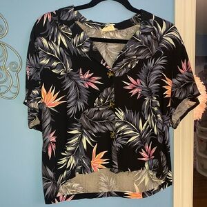 Women’s bathing suit cover-up